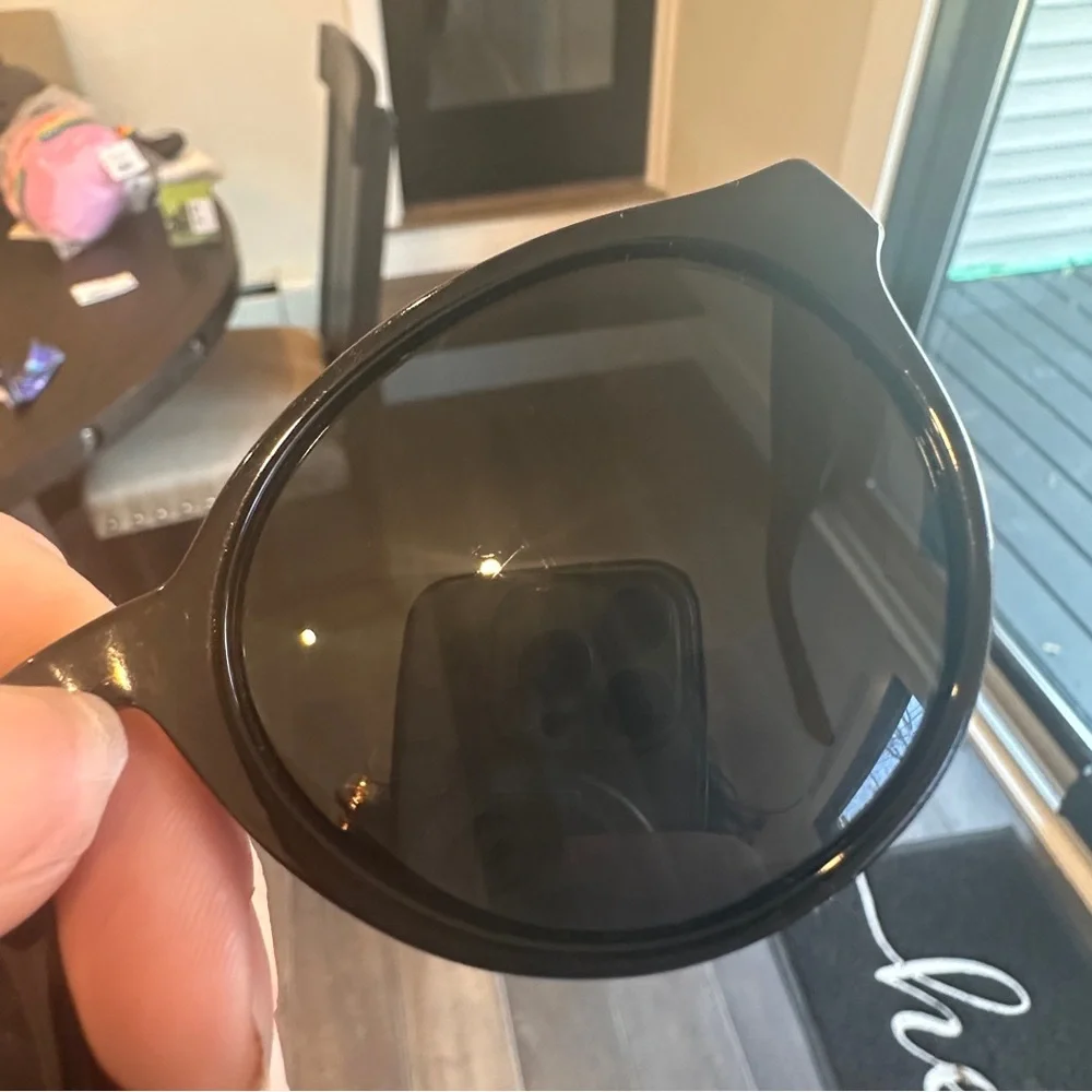Coach Black Sunglasses with Orange Case - Picture 3 of 15